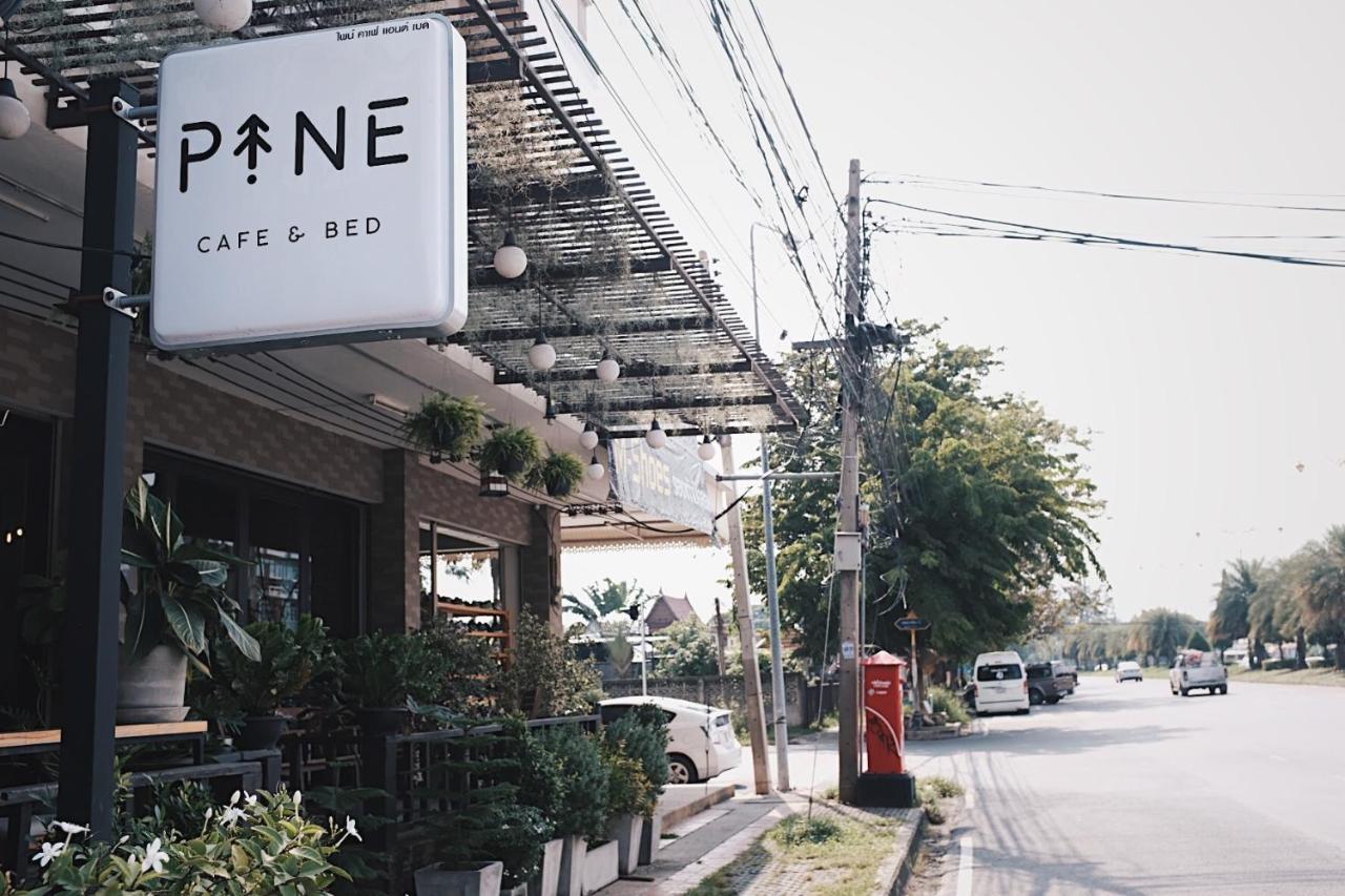 Pine Cafe'&Bed Hotel Phra Nakhon Si Ayutthaya Exterior photo